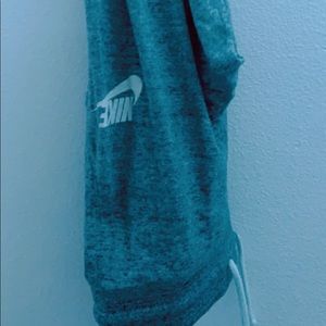 grey nike cropped joggers